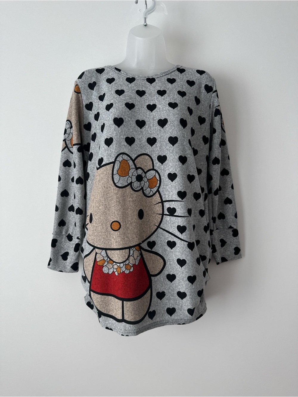 hello kitty heart long sleeve top
